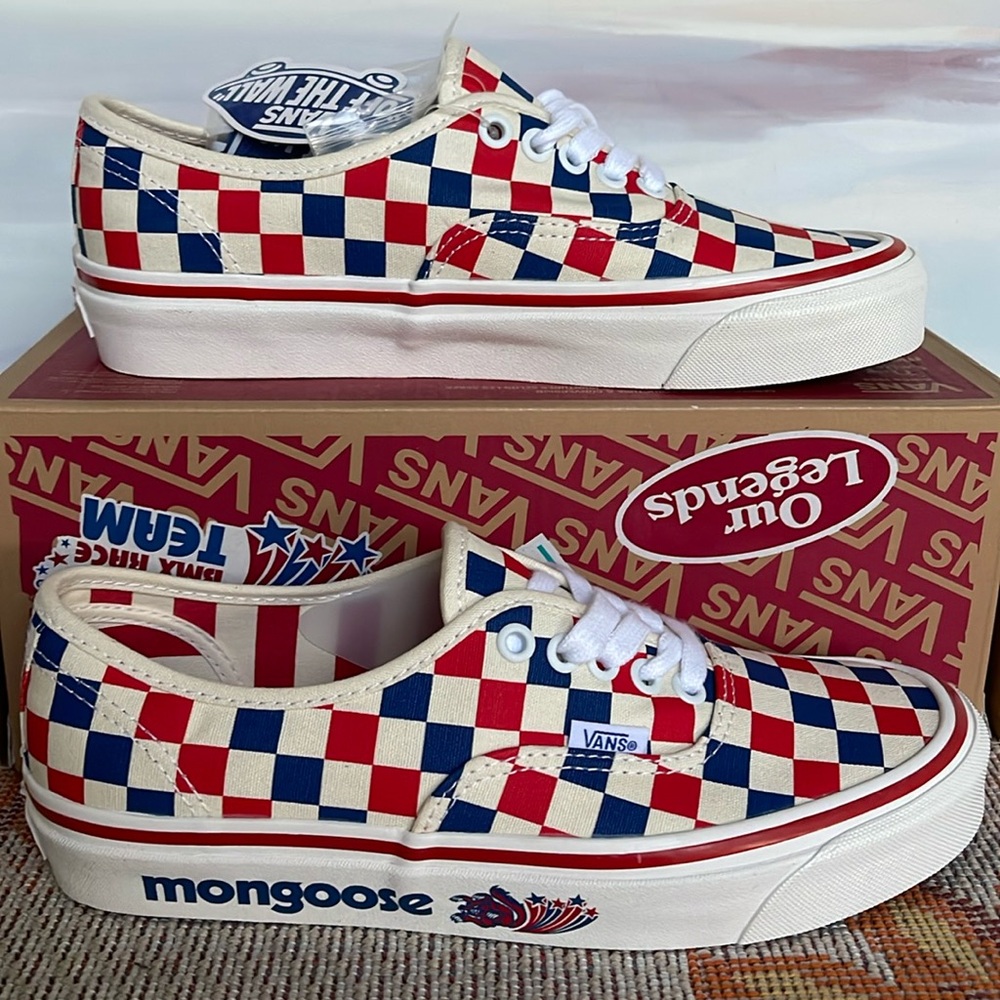 Vans WMNS Authentic 44 D
Our Legends Mongoose Red/ VN0A4BVYRDB
Sneakers